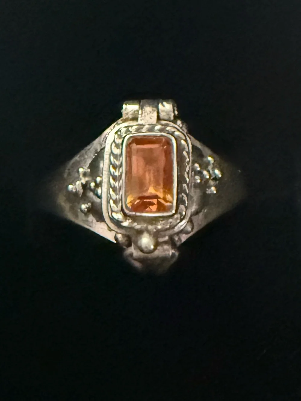 EUVC Vintage Sterling Silver “Poison Pill” Ring with Amber Rectangular Gem Sz 9